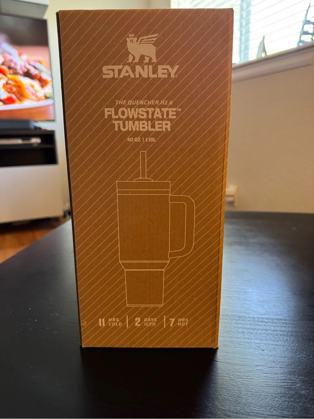 Stanley x Hello Kitty Limited Edition 40oz Tumbler, Black & Gold - Picture 5 of 5
